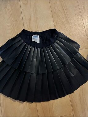 Mayoral girls  Black Pleated Faux Leather Skirt size 3